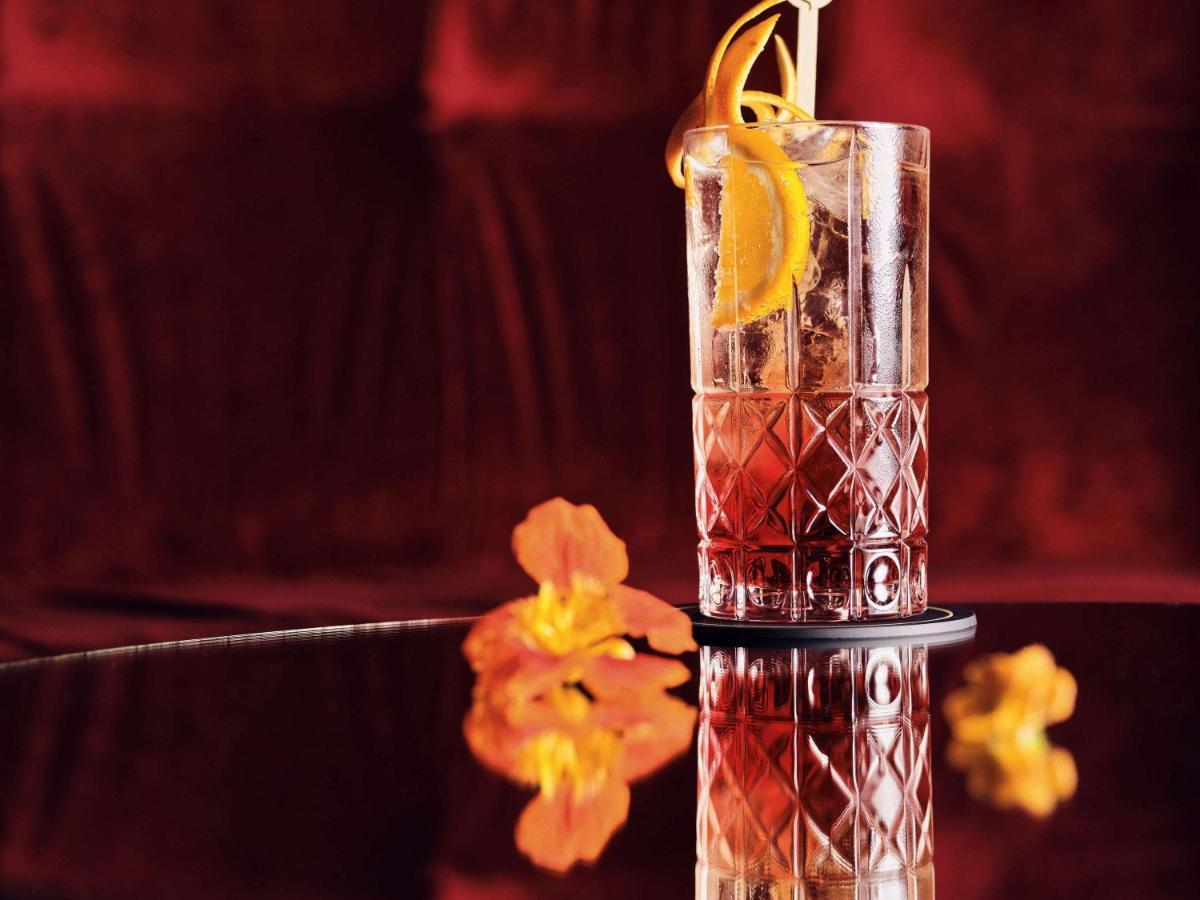 Sofitel Lyon Bellecour Hotel Exterior foto A glass of Vermouth