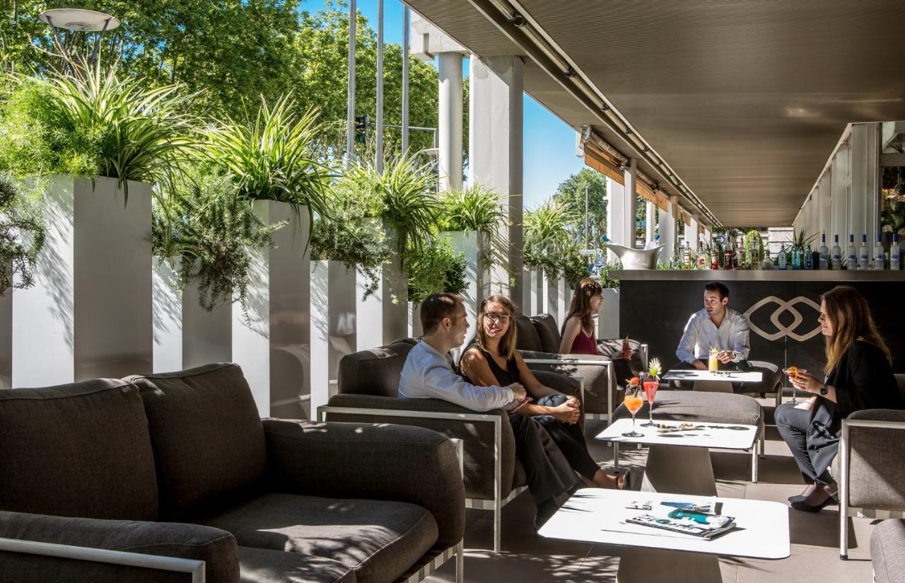 Sofitel Lyon Bellecour Hotel Exterior foto The lounge at the airport
